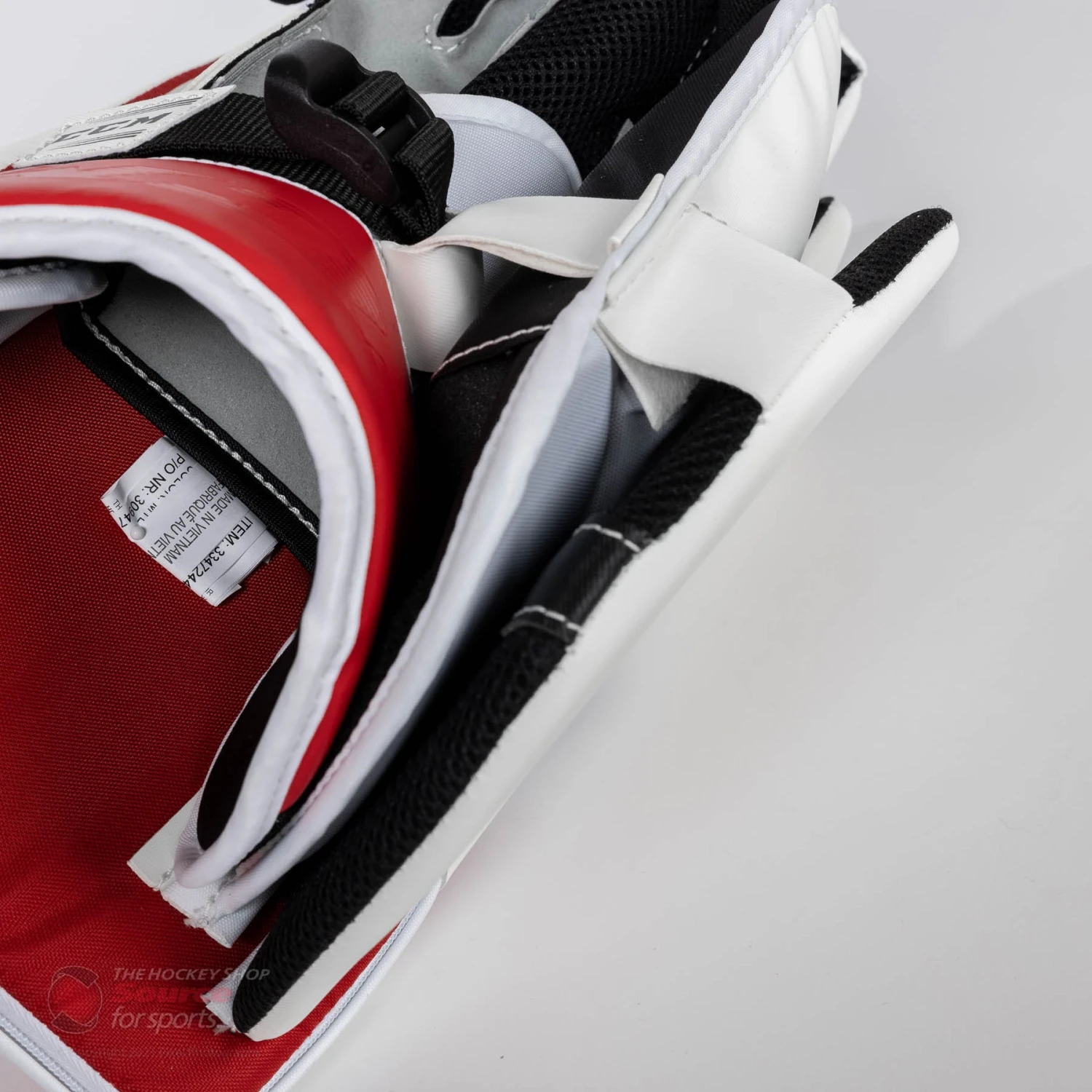 CCM Extreme Flex E5.5 Senior Goalie Blocker 11 CCM Extreme Flex E5.5 Senior Goalie Blocker - Image 11