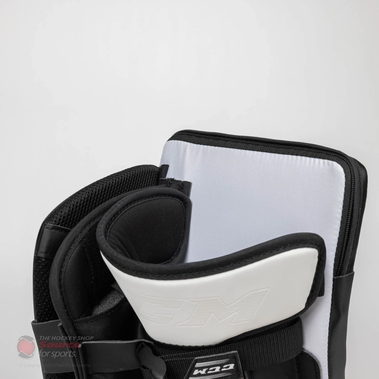 CCM Extreme Flex E5.5 Senior Goalie Blocker - Source Exclusive 8 CCM Extreme Flex E5.5 Senior Goalie Blocker - Source Exclusive - Image 8