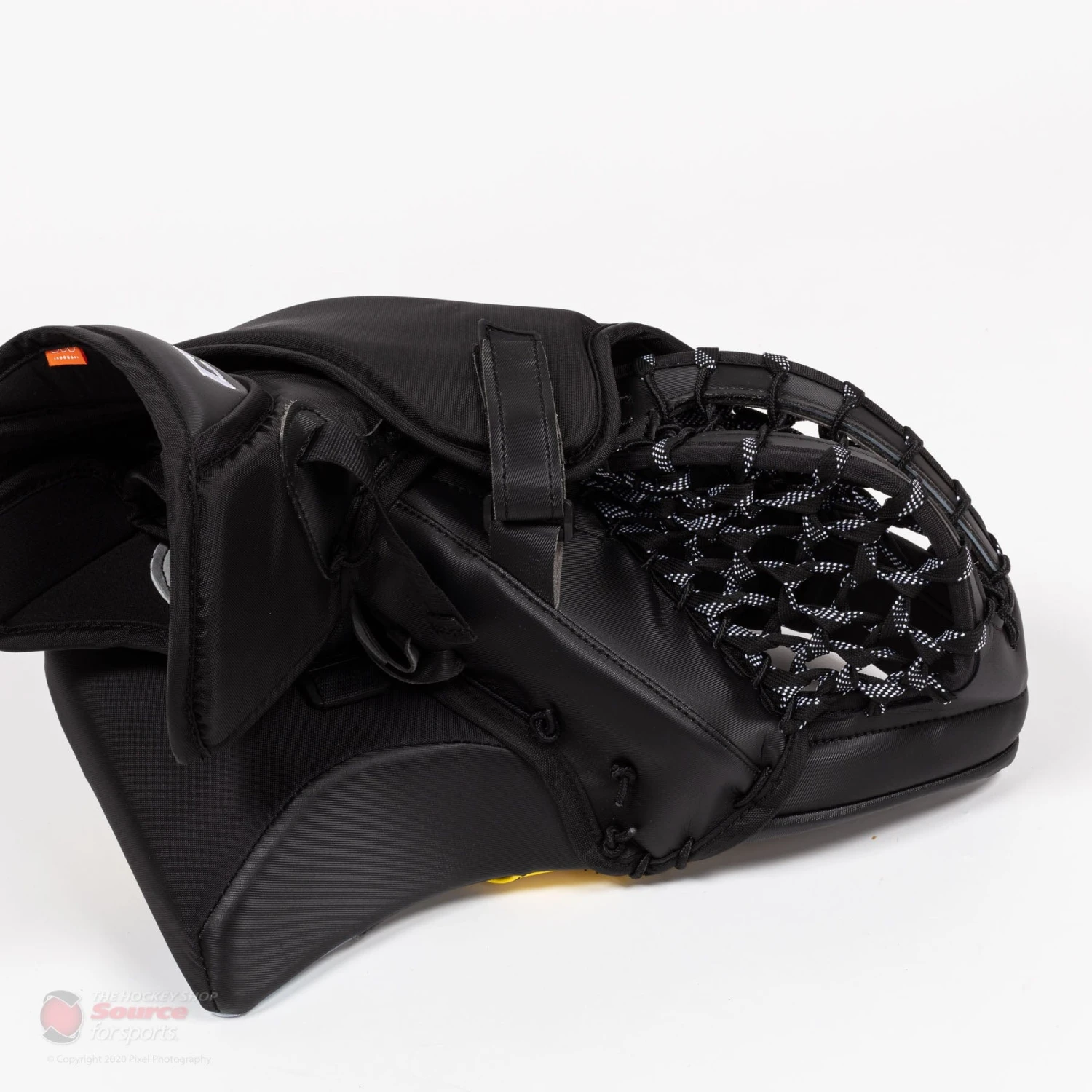 CCM Axis Senior Goalie Catcher 5 CCM Axis Senior Goalie Catcher - Image 5