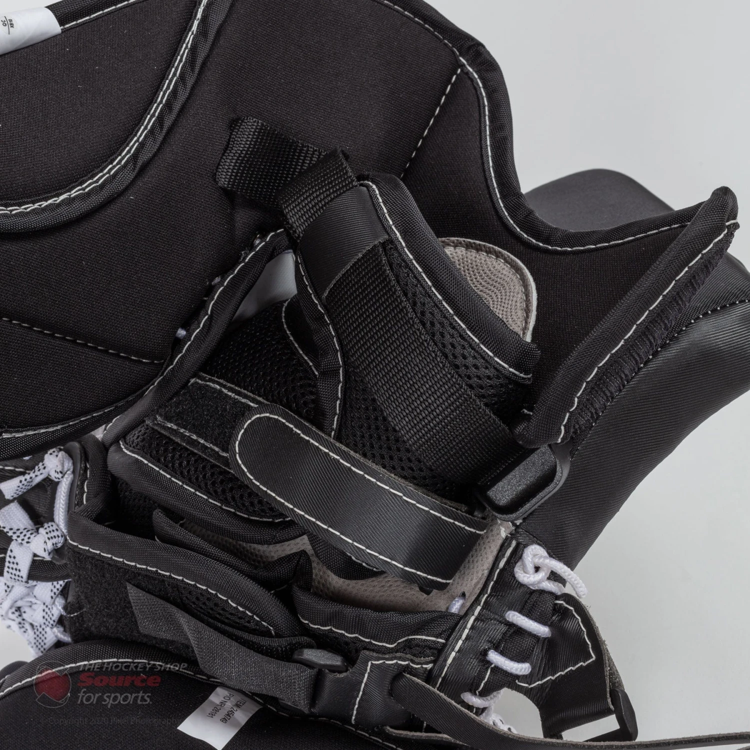 CCM Axis Senior Goalie Catcher - 580 Break Angle 9 CCM Axis Senior Goalie Catcher - 580 Break Angle - Image 9