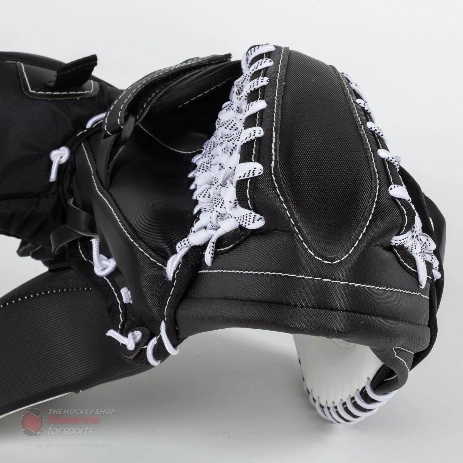CCM Axis Senior Goalie Catcher - 580 Break Angle 5 CCM Axis Senior Goalie Catcher - 580 Break Angle - Image 5