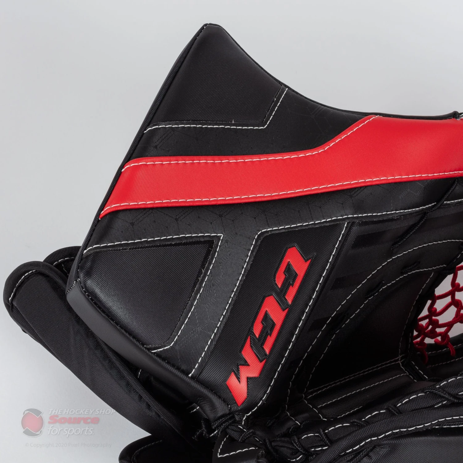 CCM Axis Senior Goalie Catcher - 600 Break Angle 3 CCM Axis Senior Goalie Catcher - 600 Break Angle - Image 3