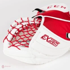 CCM Extreme Flex 4 Pro Senior Goalie Catcher -Optimal Hockey Shop ccm catchers ccm extreme flex 4 pro senior goalie catcher 5314627010626