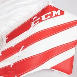 CCM Extreme Flex E5.5 Youth Goalie Catcher -Optimal Hockey Shop ccm catchers ccm extreme flex e5 5 youth goalie catcher 27972558979138