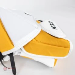 CCM Extreme Flex E5.9 Senior Goalie Catcher -Optimal Hockey Shop ccm catchers ccm extreme flex e5 9 senior goalie catcher 27988525285442