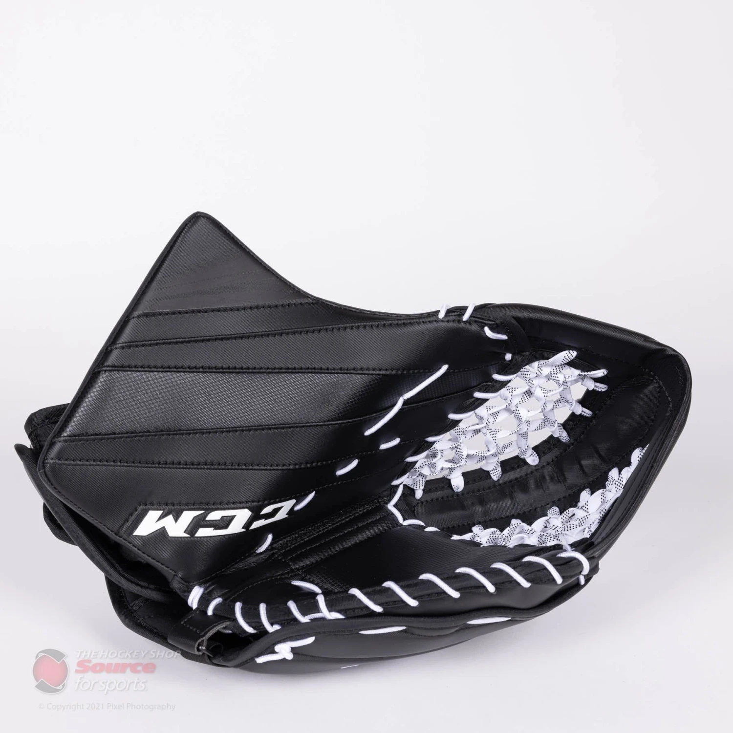 CCM Extreme Flex E5.9 Senior Goalie Catcher - Source Exclusive 2 CCM Extreme Flex E5.9 Senior Goalie Catcher - Source Exclusive - Image 2