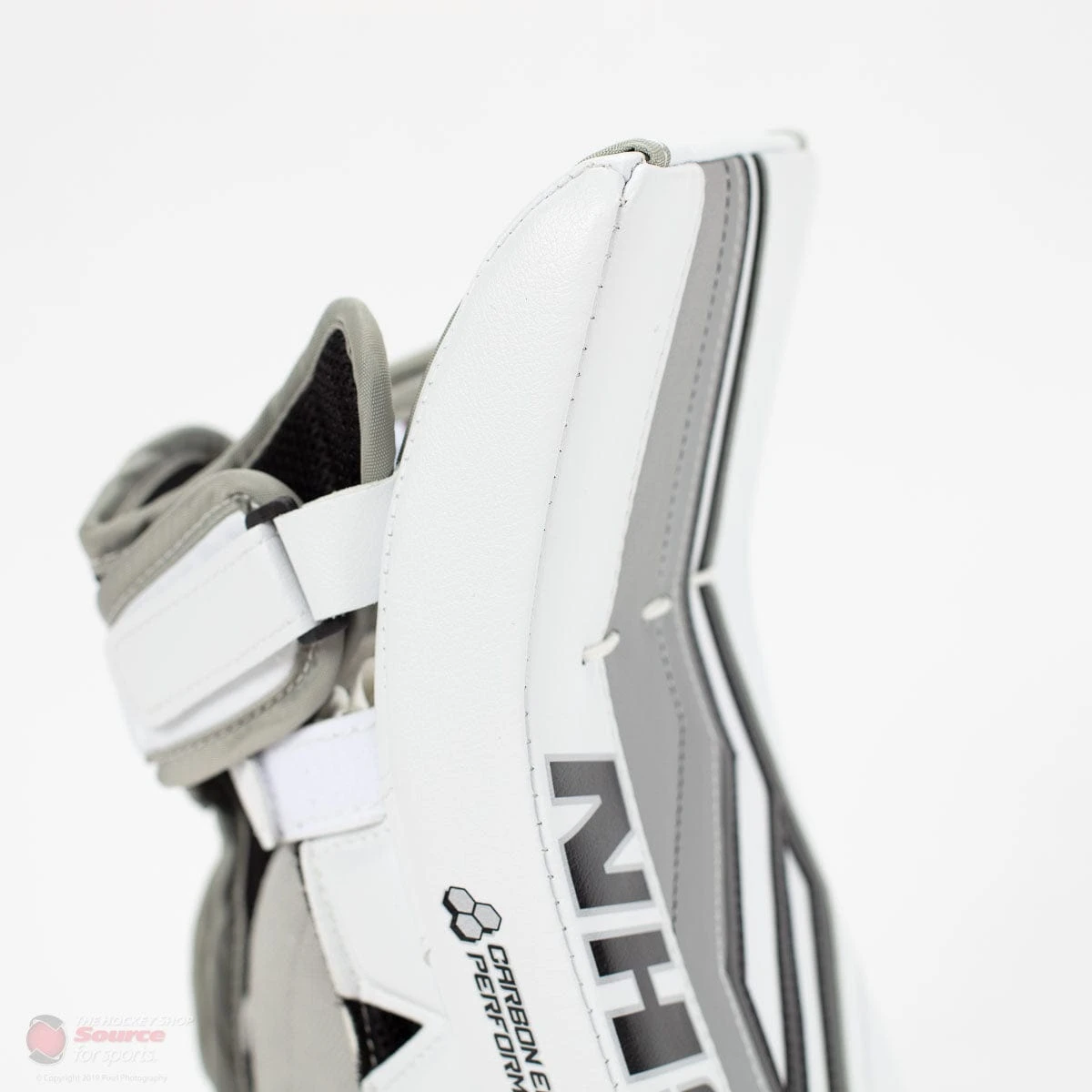 Vaughn Velocity Pro V Elite 2 Pro Carbon Senior Goalie Blocker 4 Vaughn Velocity Pro V Elite 2 Pro Carbon Senior Goalie Blocker - Image 4