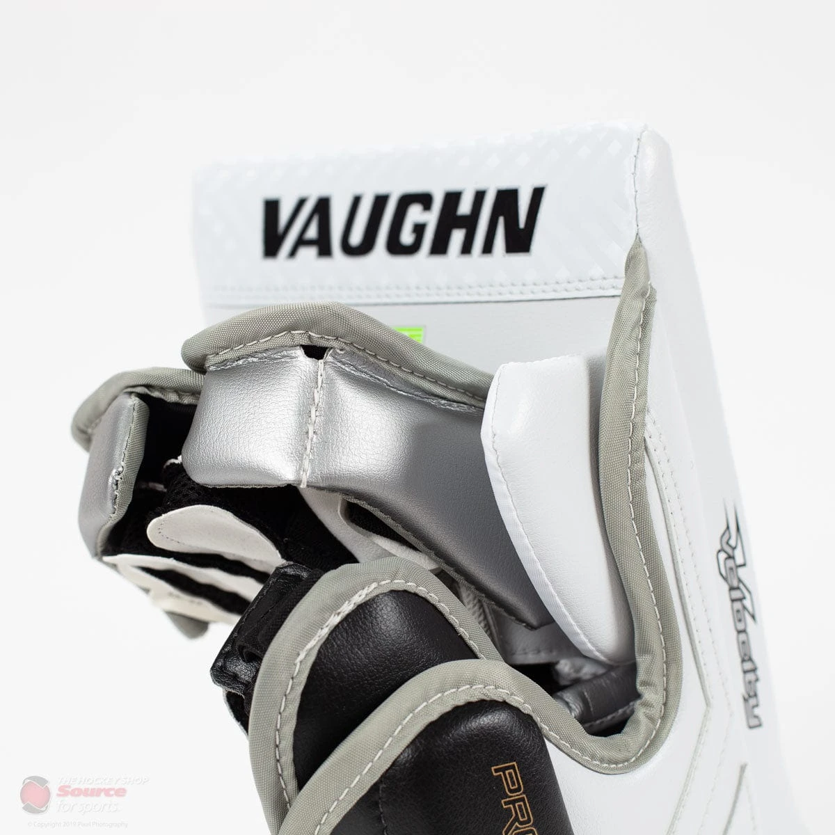 Vaughn Velocity Pro V Elite 2 Pro Carbon Senior Goalie Blocker 9 Vaughn Velocity Pro V Elite 2 Pro Carbon Senior Goalie Blocker - Image 9