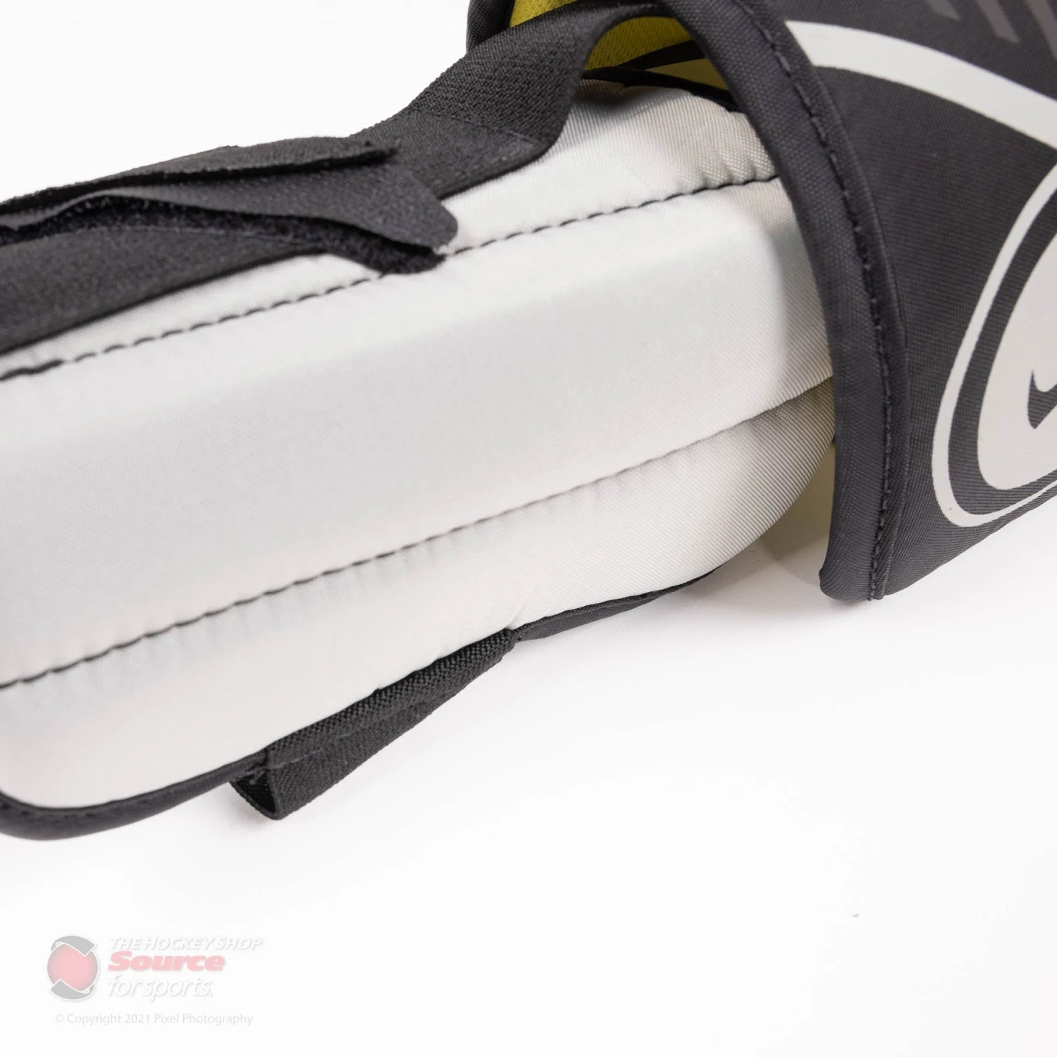 Warrior Ritual X3 E Intermediate Goalie Knee Pads 4 Warrior Ritual X3 E Intermediate Goalie Knee Pads - Image 4